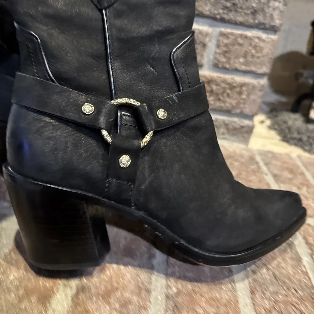 Dolce Vita Women Kenzen Western Harness Pointed‎ Toe Black Boots sz 7